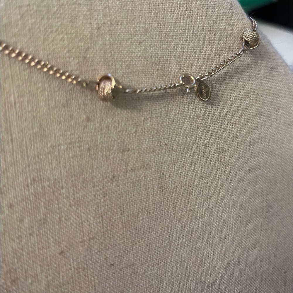 Avon Vintage Gold Knot Necklace - Picture 9 of 12